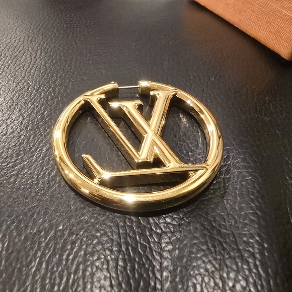 Louise Hoop GM Earrings - Picture 10 of 12